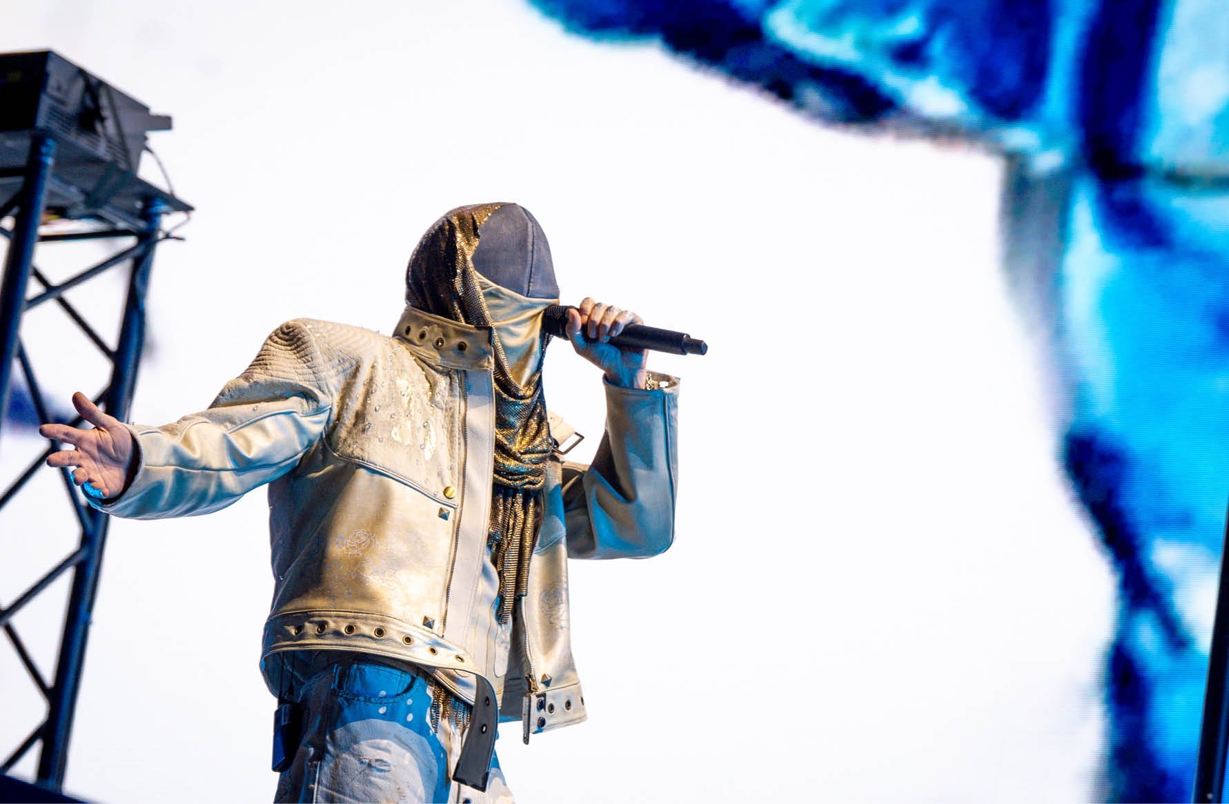 Vienmnsuonno1926 x Liberato