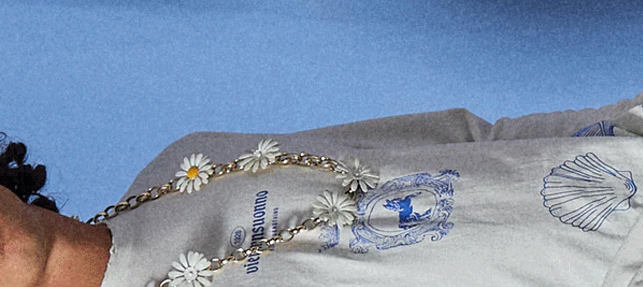 slider image slider_item_CF4Vgm