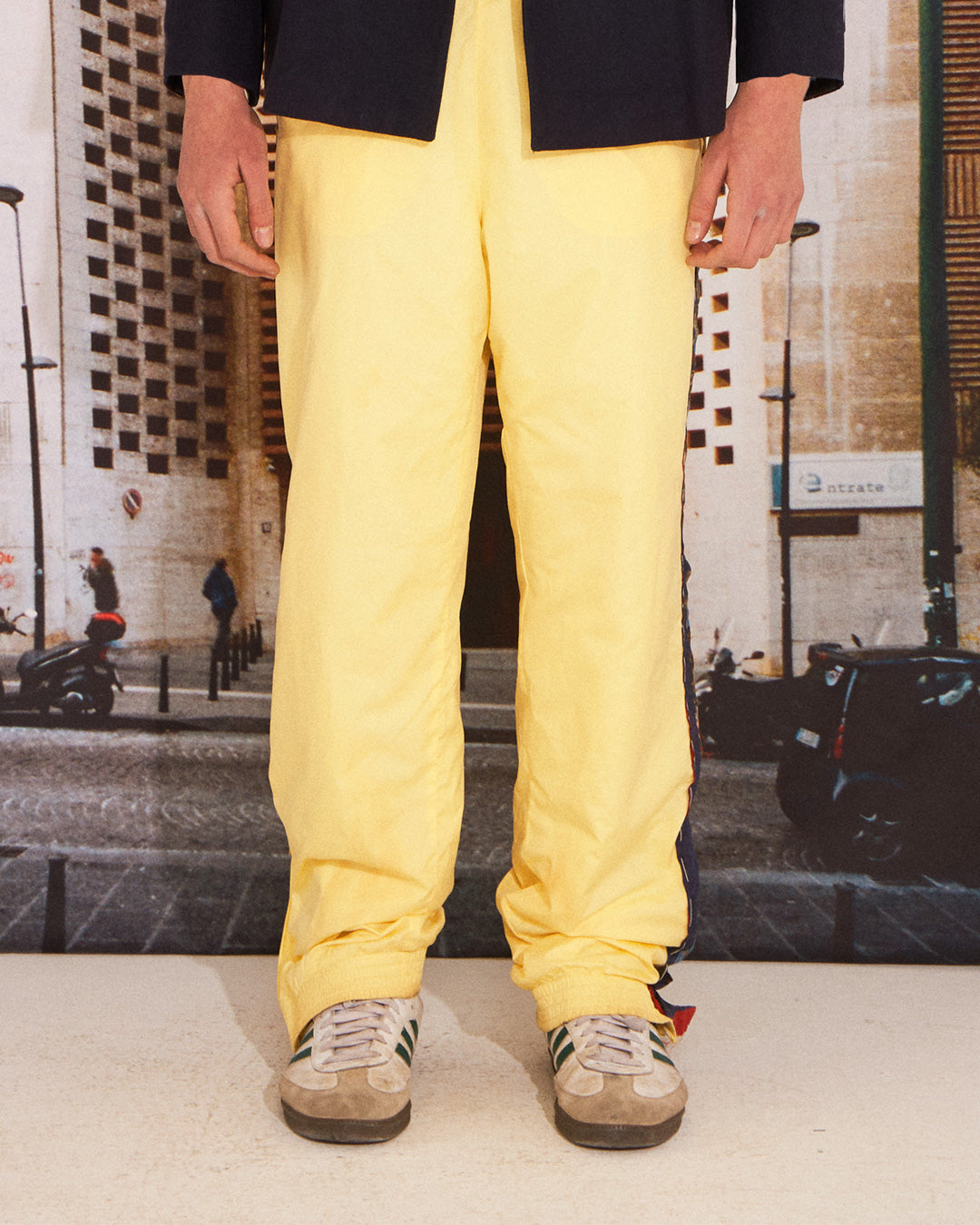 Pantalone tecnico con banda paesaggi