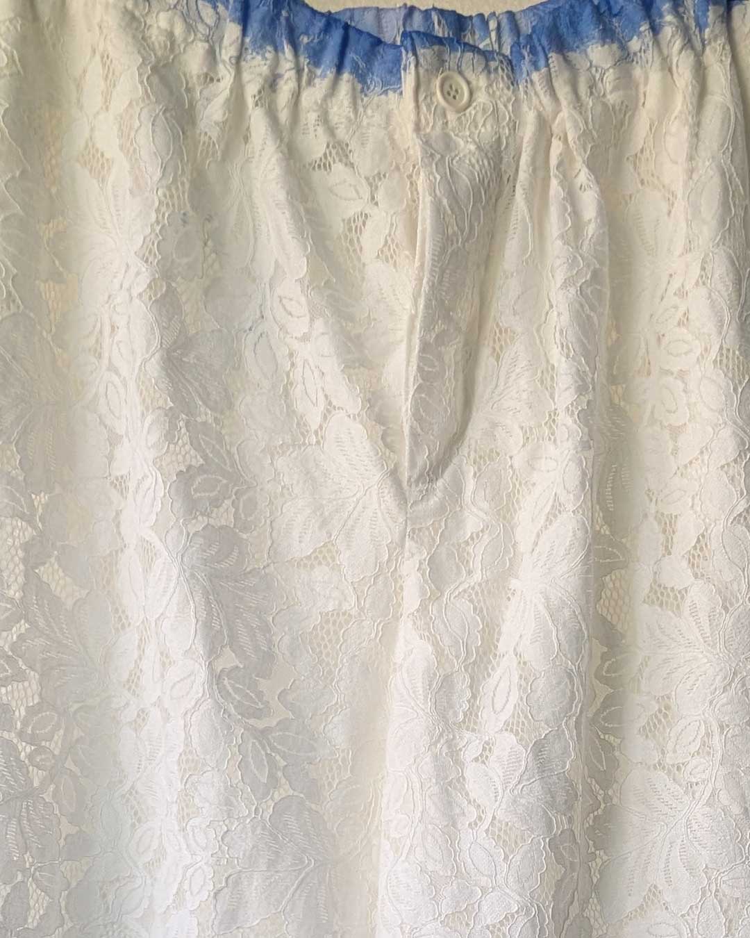 Pantalone in pizzo con sfumature blu