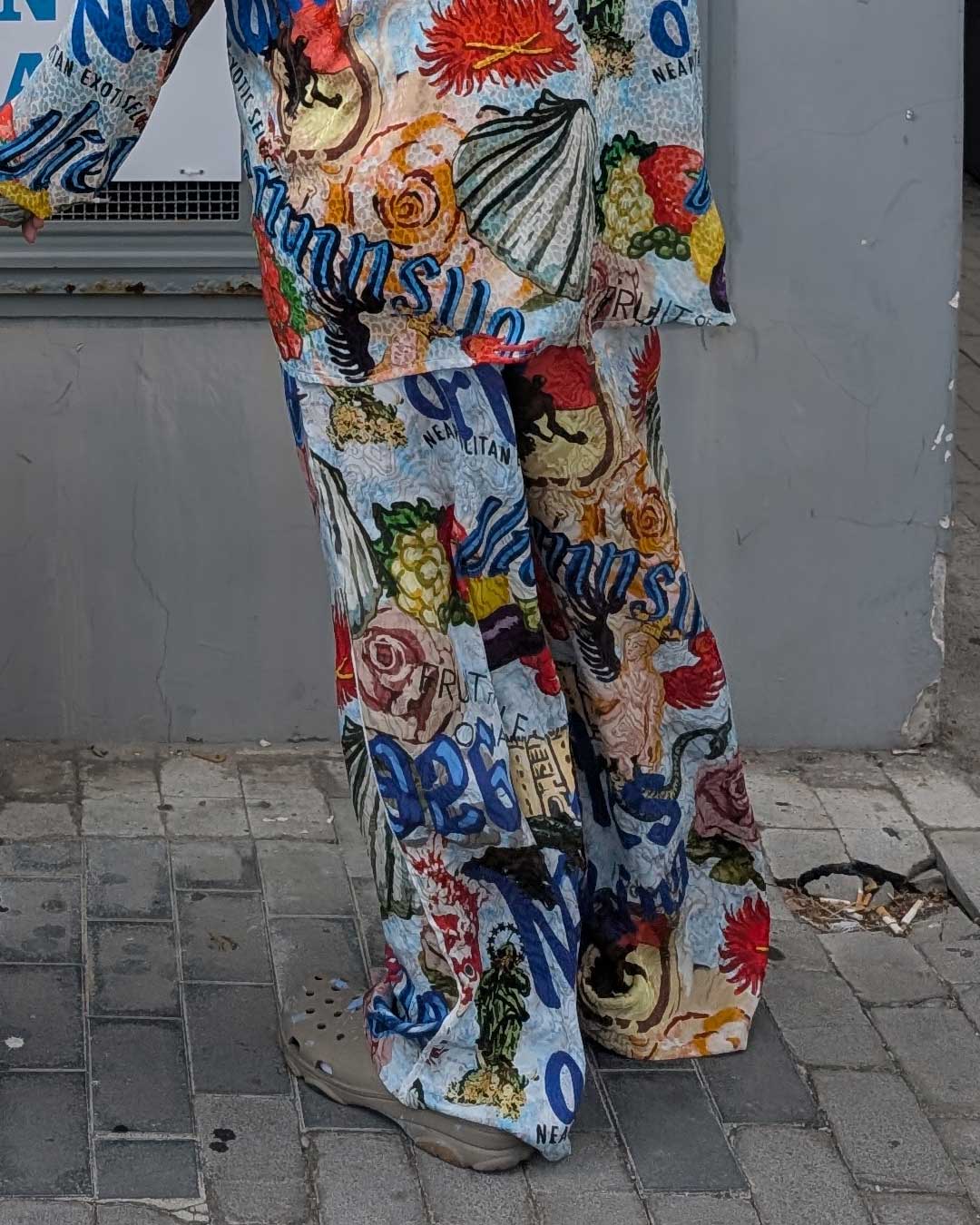 Pantalone seta simboli e leggende multicolor