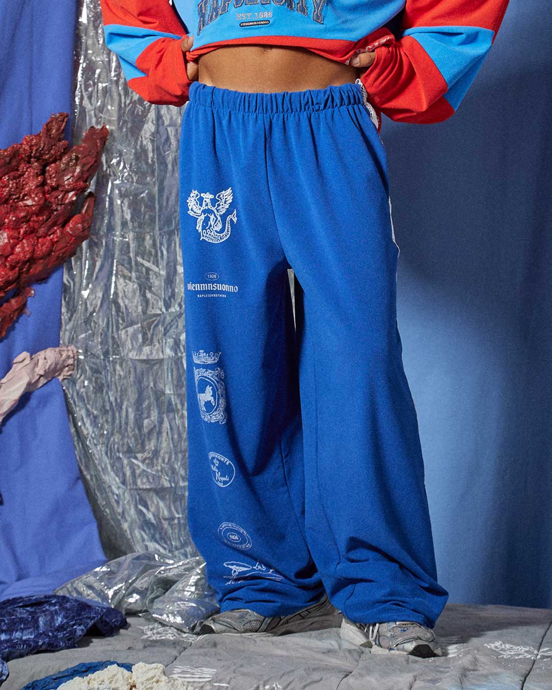 Pantalone in spugna con passamaneria