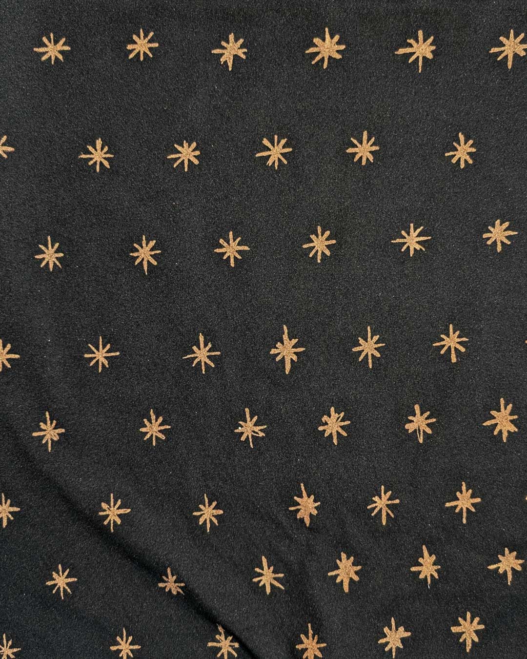 Maxi double-faced velvet scarf in black and gold