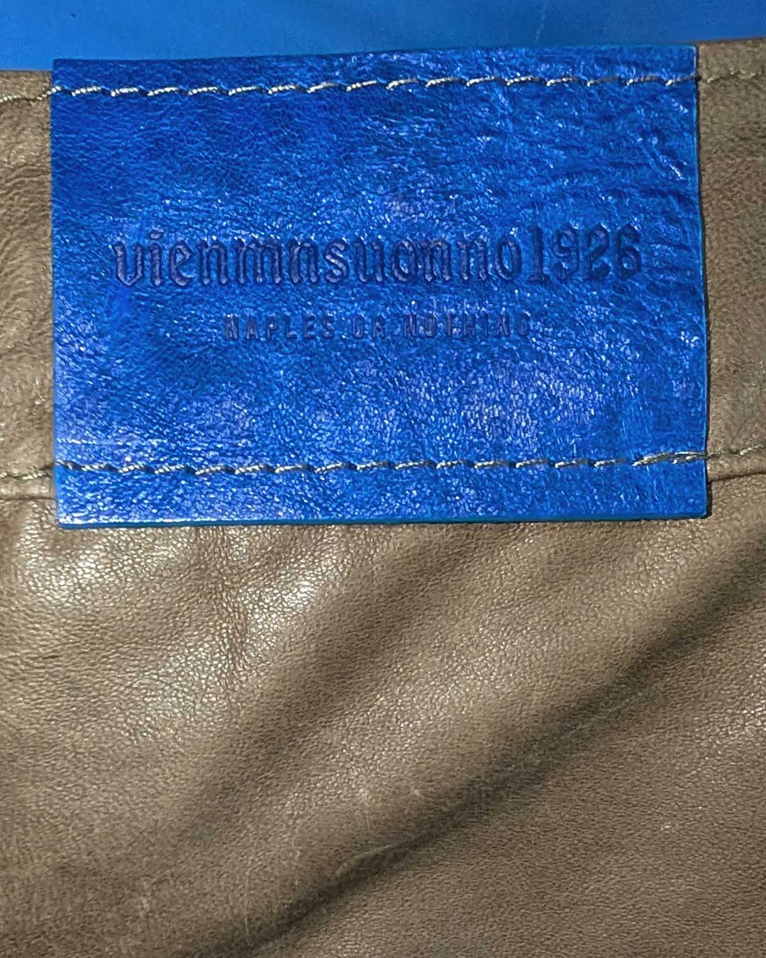 Short in pelle Napoli antica